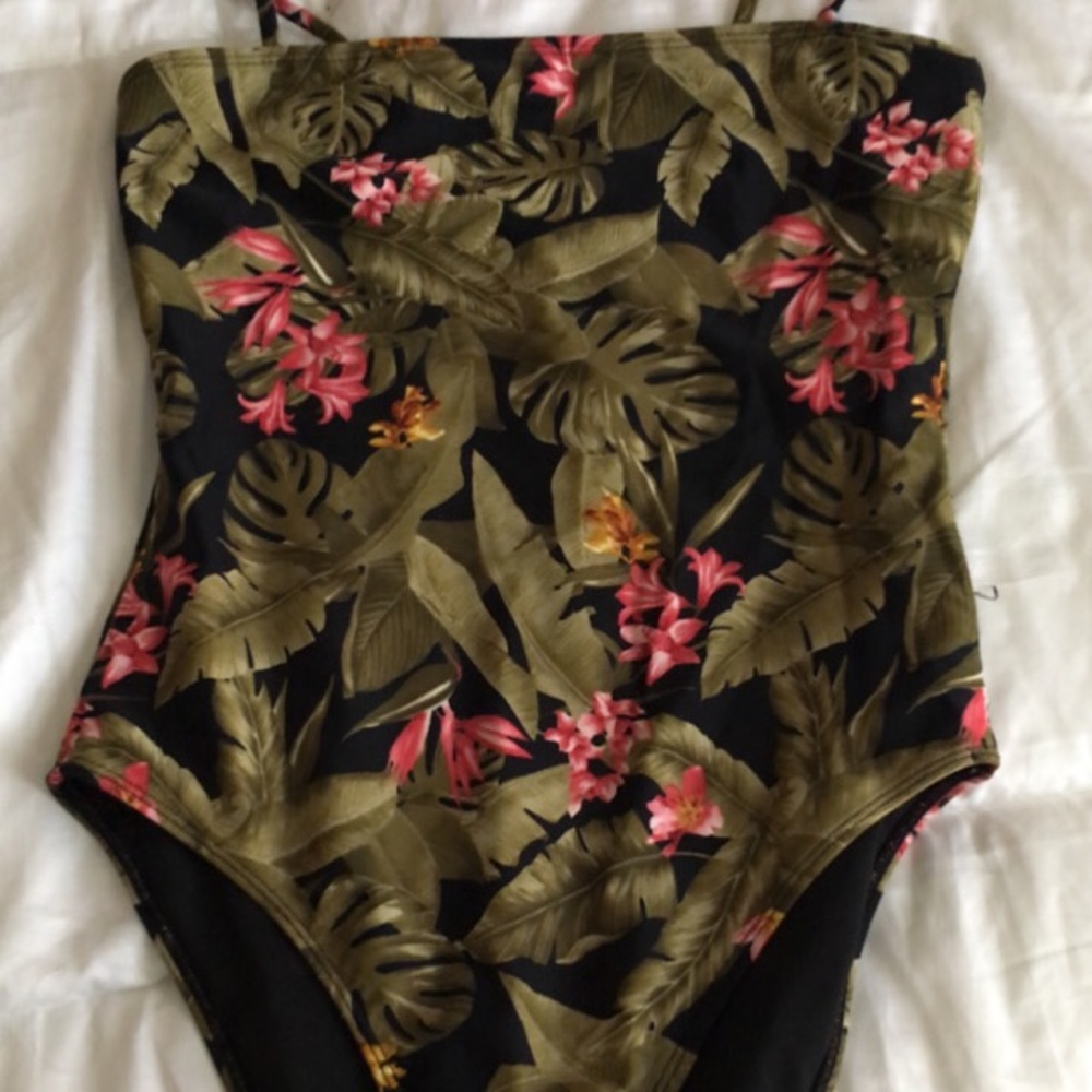 One piece swim